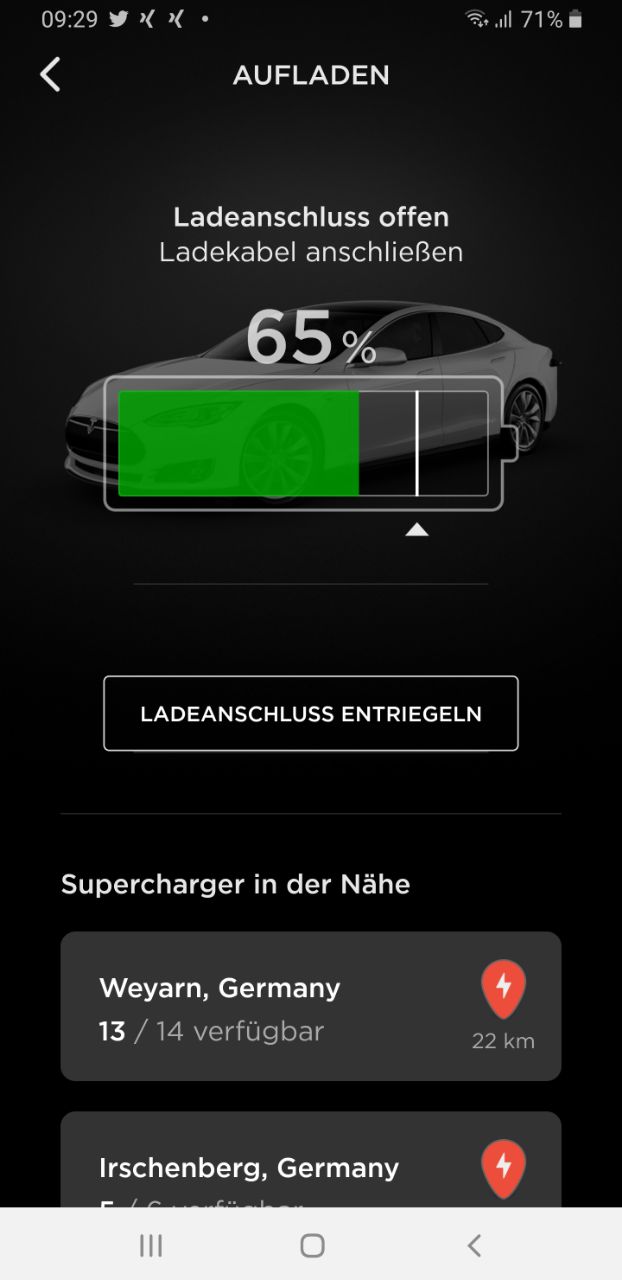 Tesla Ladeschirm.jpg