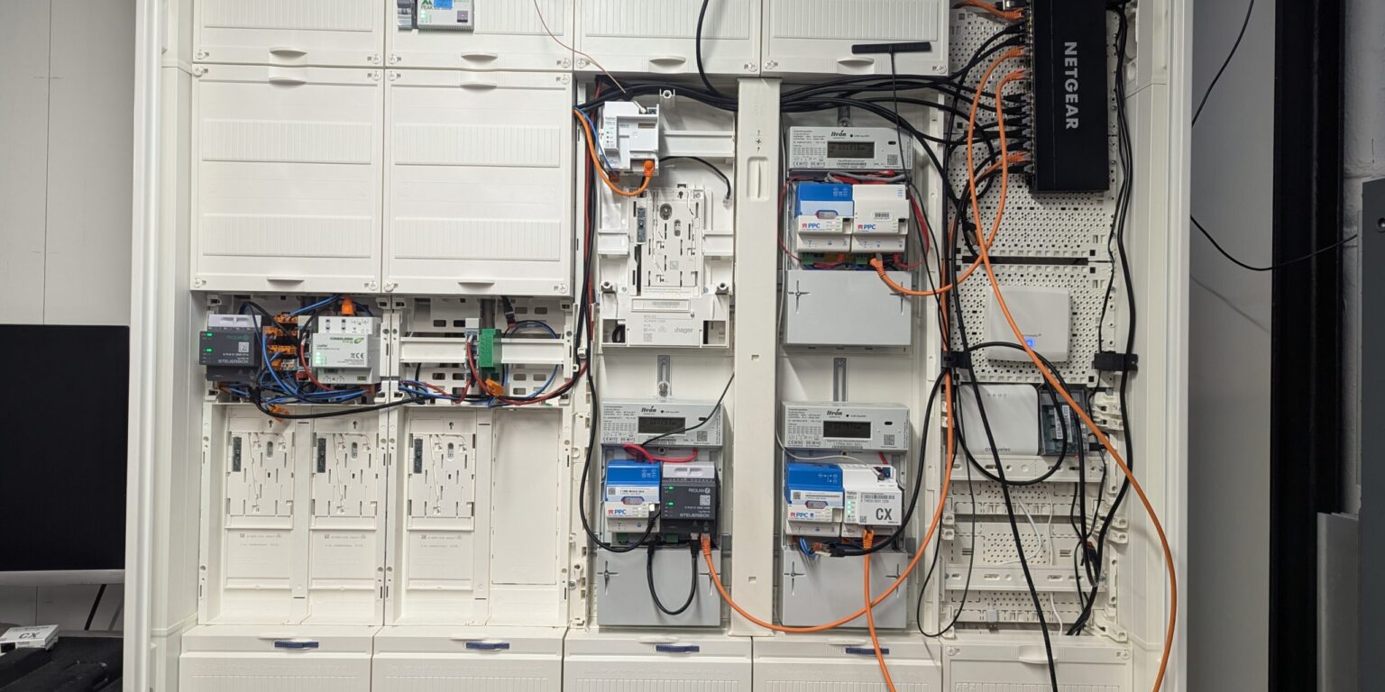 Und gestestet wird mit dem SMGW und Steuerbox auf dem elektronischen Zähler wohl auch schon.