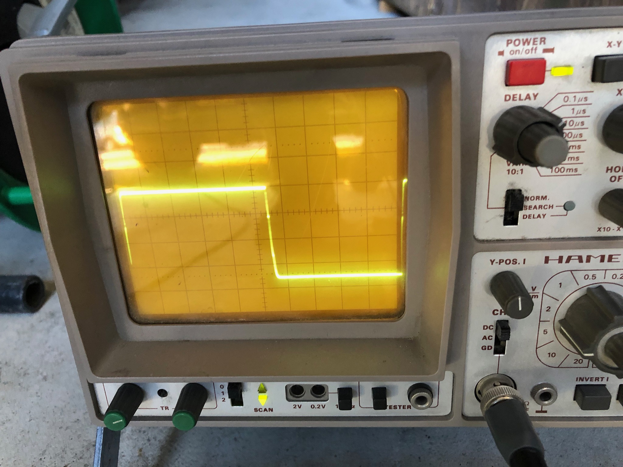 Bietet 32A an (ca. 50% Duty Cycle)
